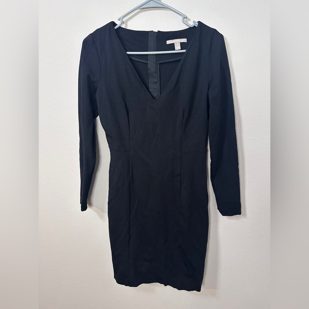 Banana Republic Elegant Black V-Neck Dress with long sleeves size 4 petite